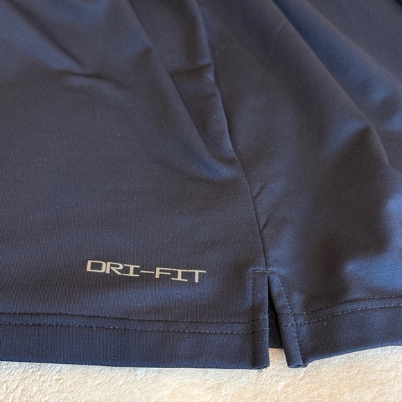 Men’s ~Jordan ~ University of Michigan DRI-FIT Hoodie with logo - Picture 13 of 16